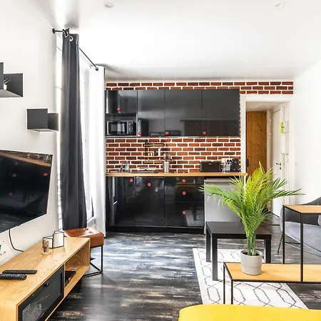 Апартаменты Design Near Metro And Eiffel Tower