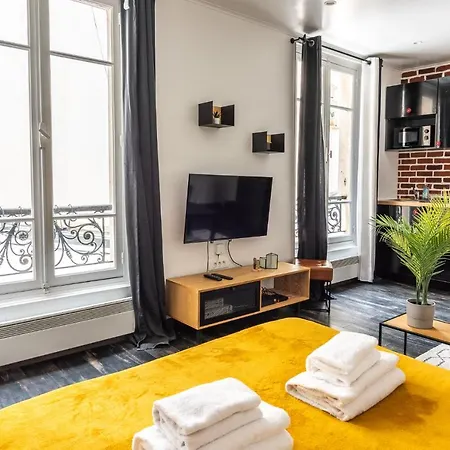 Design Near Metro And Eiffel Tower Apartamento