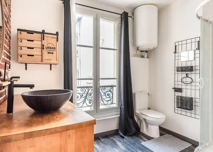 Design Near Metro And Eiffel Tower Apartman