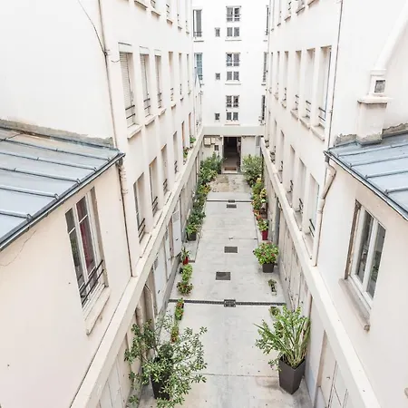 Design Near Metro And Eiffel Tower *