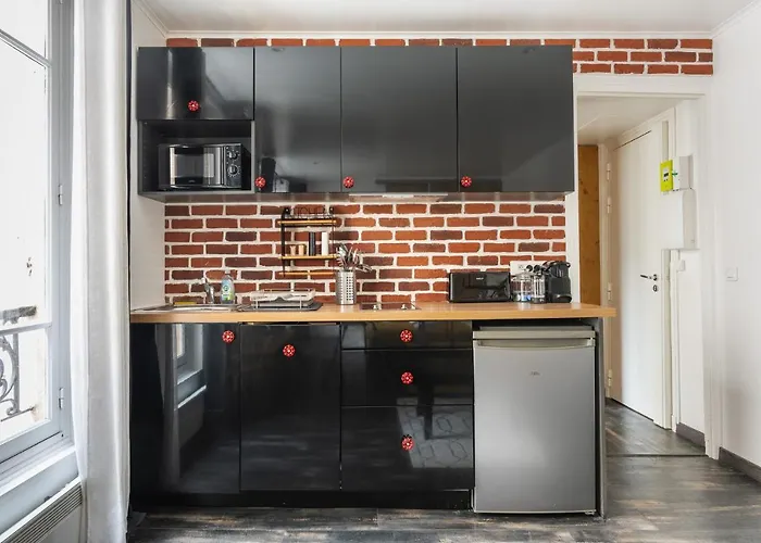 Design Near Metro And Eiffel Tower Appartement Parijs